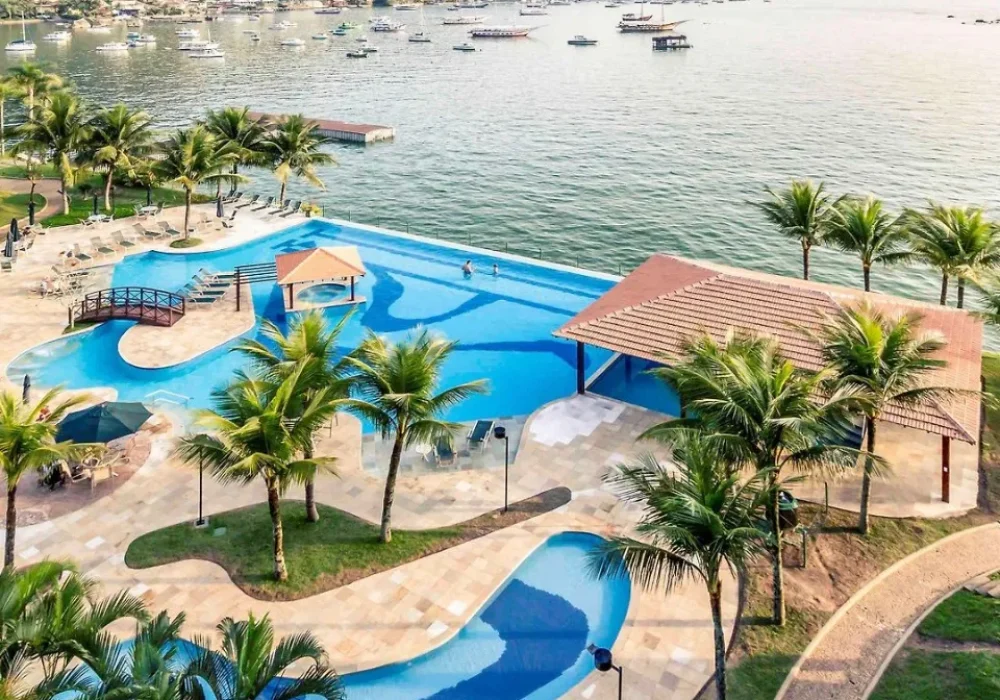 1697483408135-1282636318 (1)