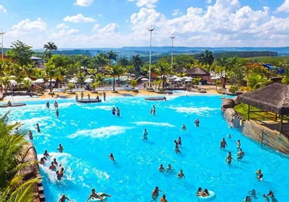 Parque-aqutico-caldas-novas-1024x576